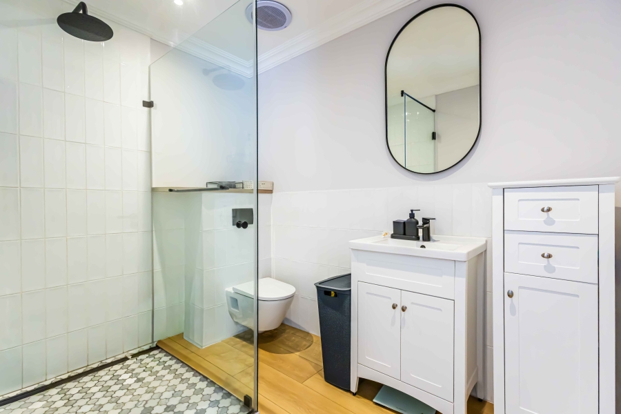 4 Bedroom Property for Sale in Sea Point Western Cape